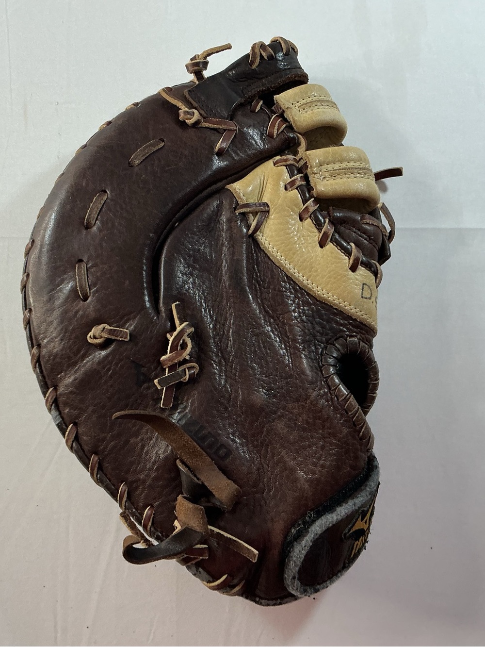 Mizuno Brown & Tan Leather Catcher's Mitt